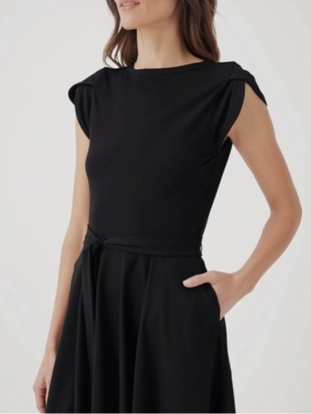 NWT Pact Organic Cotton Fit & Flare Petal Sleeve Dress Black Pockets Large - Picture 4 of 10